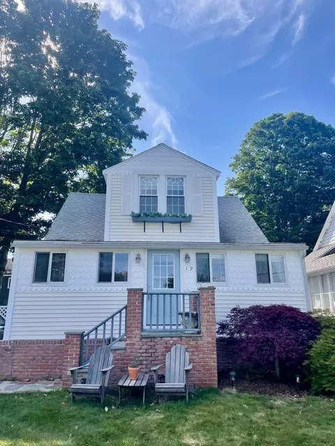 19 Hartford Ave, Old Saybrook, CT 06475