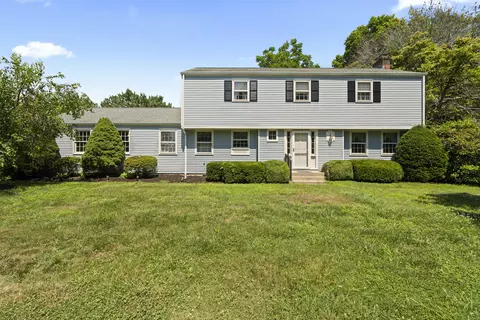 1 Sparrow Bush Ln, Guilford, CT 06437