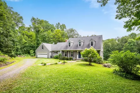 159 Woods Way Dr, Southbury, CT 06488