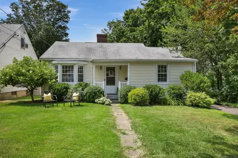 22 Pershing St, Norwalk, CT 06851