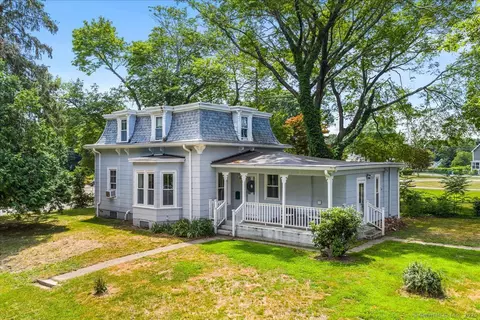 22 Benjamin St, Norwich, CT 06360