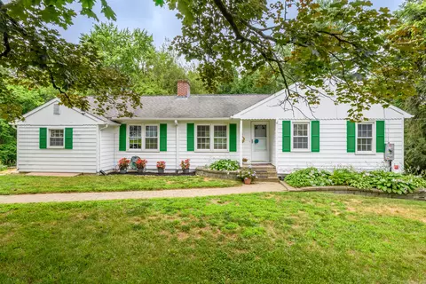 702 Griswold St, Glastonbury, CT 06033