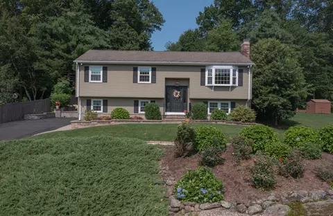 30 Orleans Dr, Bristol, CT 06010