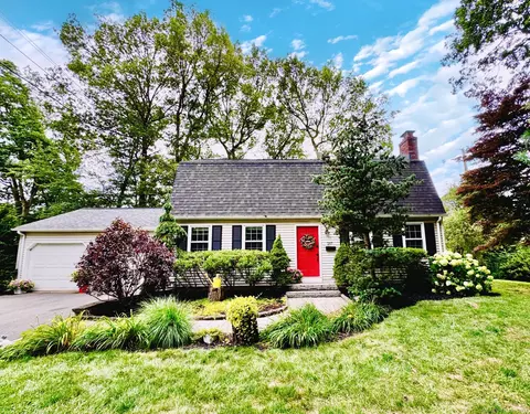 207 Diane Ln, Bristol, CT 06010