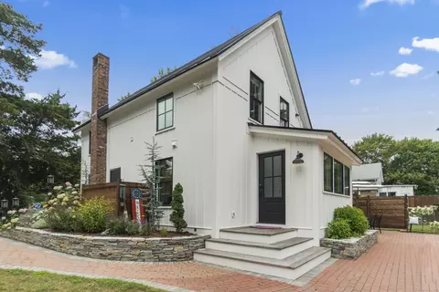 176 Great Neck Rd, Waterford, CT 06385