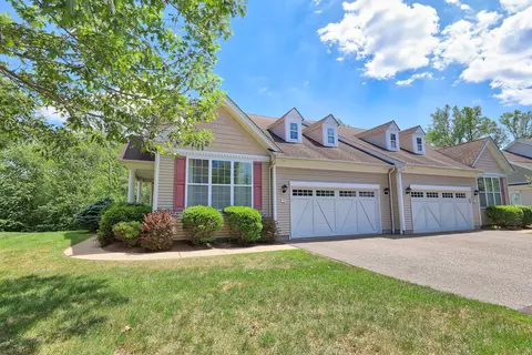 9 Lilac Ln #9, Prospect, CT 06712