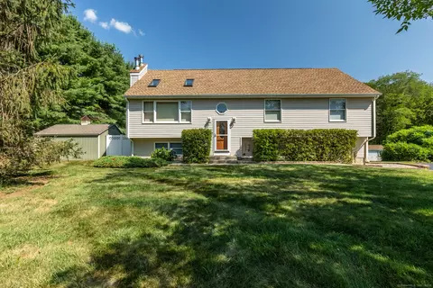 10 Lee Ln, Ellington, CT 06029
