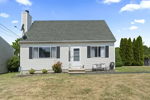 63 Pondview Ter, East Haven, CT 06512