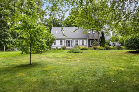 43 Burcam Dr, Madison, CT 06443