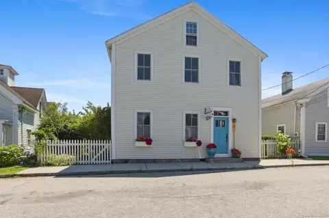 43 Broad St, Stonington, CT 06378