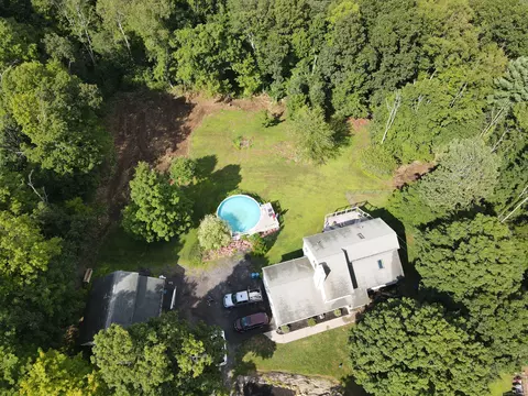 49 S Main St, Marlborough, CT 06447