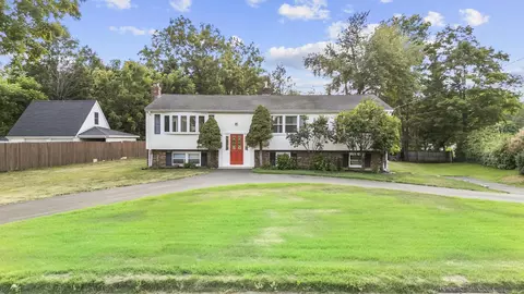 55 Bassett Rd, North Haven, CT 06473