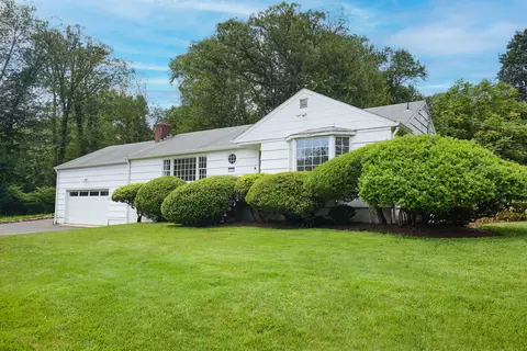 12 Shady Knoll Ln, New Canaan, CT 06840