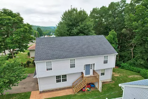 60 Phoenix Ave, Naugatuck, CT 06770