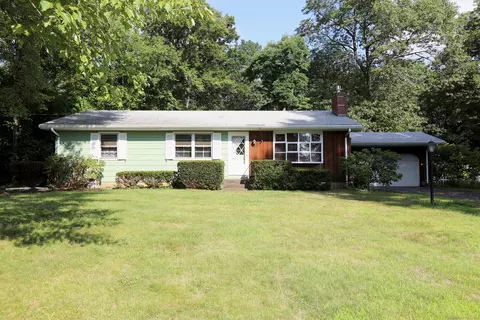 28 Riverview Ter, Windsor, CT 06095