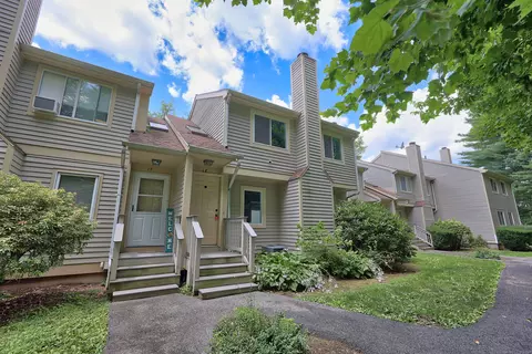 111 Mallane Ln #1E, Naugatuck, CT 06770