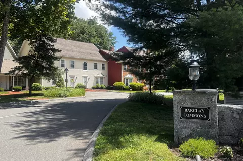 1 E Hayestown Rd #25, Danbury, CT 06811