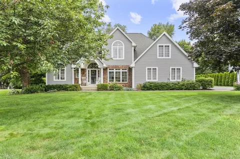 5 Knoll Ln, Rocky Hill, CT 06067