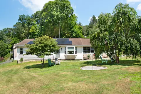2 Joyce Ave, Derby, CT 06418
