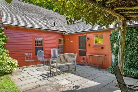 28 S Wig Hill Rd, Chester, CT 06412