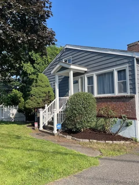 159 Triangle St, Danbury, CT 06810