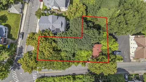 13 5th St, Waterbury, CT 06708