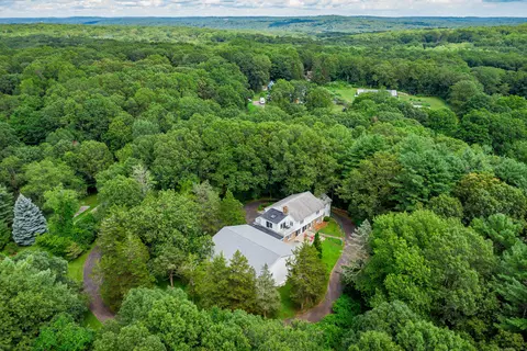 116 Brushy Hill 2 Beaver Dam Rd, Newtown, CT 06470