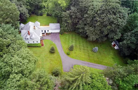 44 E Ridge Rd, Ridgefield, CT 06877
