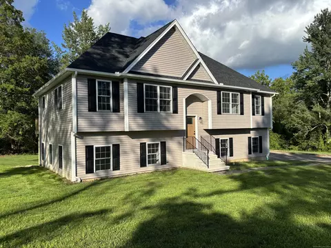 20 Depalma Ln, Danbury, CT 06811
