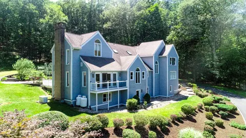 60 Saddle Ridge Rd, Glastonbury, CT 06033