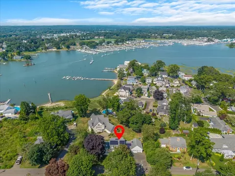 9 Spring Cove Rd, Branford, CT 06405