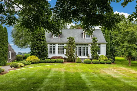 20 Hammock Rd, Clinton, CT 06413