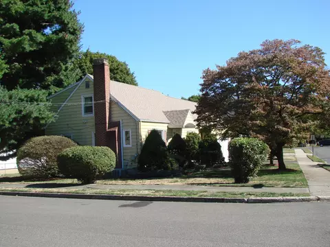 40 Northfield St, Bridgeport, CT 06606