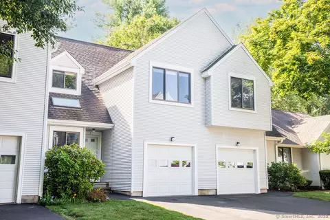 3 Locust Ln #3, Farmington, CT 06032
