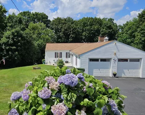 5 Scenic Dr, Portland, CT 06480