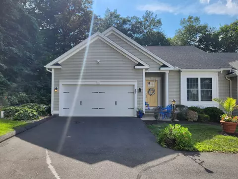 90 Apple Gate Gate #77, Southington, CT 06489