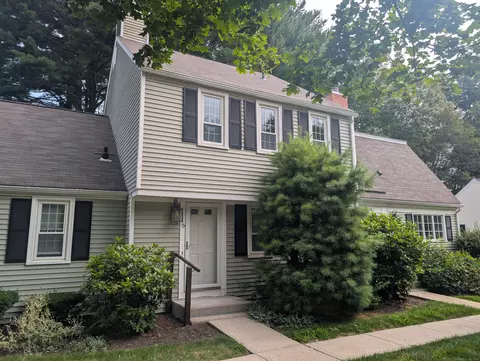 15 Patriots Sq #15, Mansfield, CT 06250