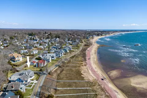 25 Seaview Ave, Madison, CT 06443