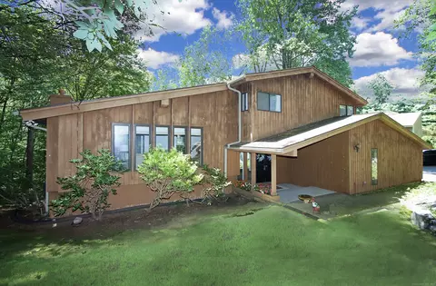 61 Chevas Rd, Avon, CT 06001