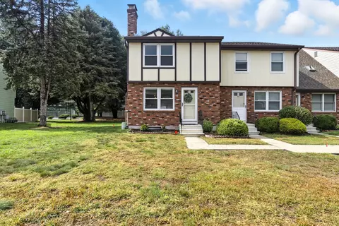 6 Saint Marc Cir #G, South Windsor, CT 06074