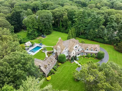 9 Greenbrier Rd, Westport, CT 06880