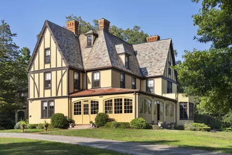 131 Hartford Rd, Manchester, CT 06040