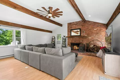 136 Crescent Cir, Cheshire, CT 06410