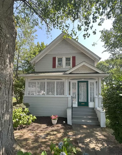 1618 Nichols Ave, Stratford, CT 06614