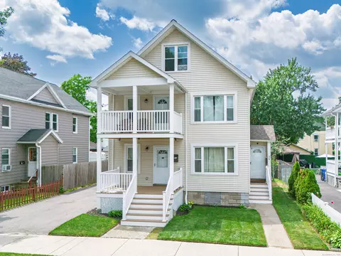 98-100 Cherrelyn St, Springfield, MA 01104