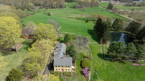 124 West Rd, Canton, CT 06019