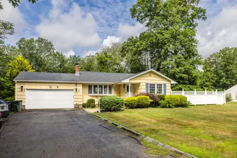 115 Plattsville Rd, Bridgeport, CT 06606