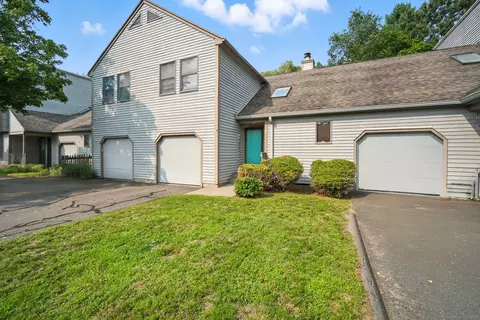 41 Elm Mdws #41, Enfield, CT 06082