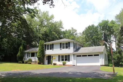 417 Richard Ln, Orange, CT 06477