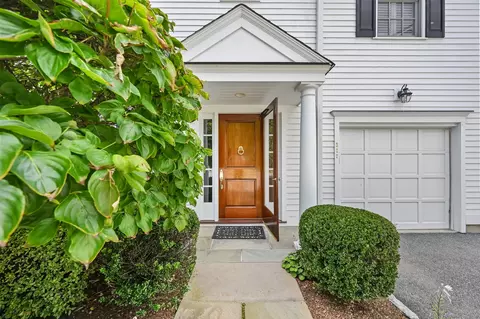 217 Park St #217, New Canaan, CT 06840